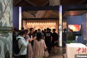 事业什么百年典藏首渡重洋 124套英国工艺美术运动珍品亮相天津